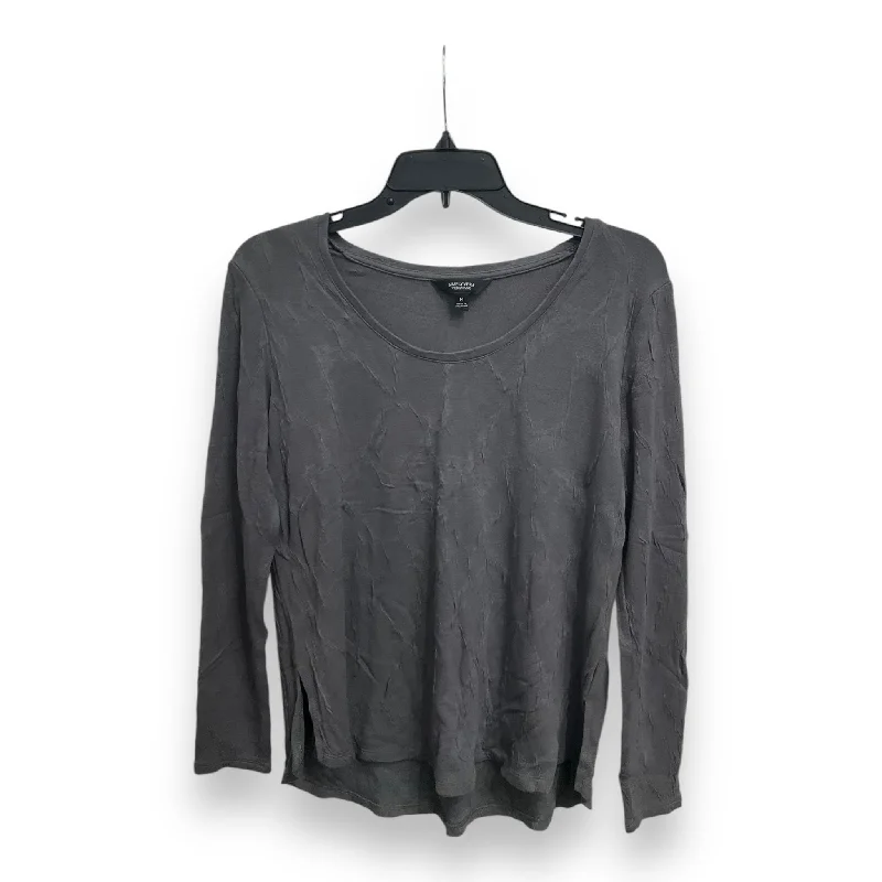 Top Long Sleeve Basic By Simply Vera In Grey, Size: M