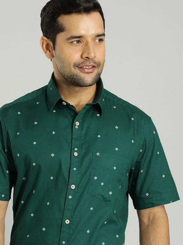 Men Printed Half Sleeve Cotton Shirt